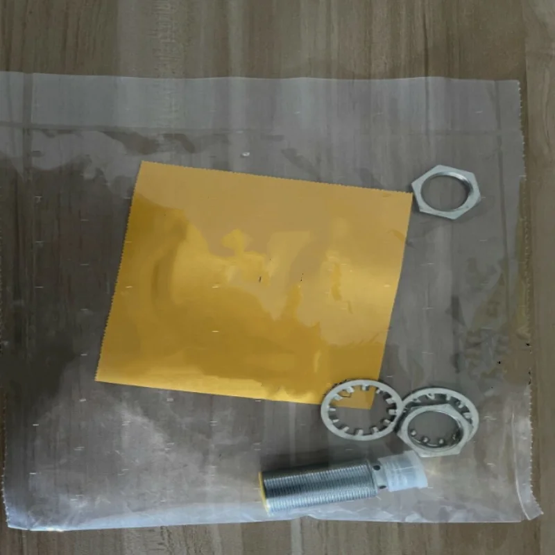 Совершенно новый оригинальный бесконтактный переключатель Bi8U-EM18-AP6X-H1141 Bi8U-Q10-AP6X2-V1131 Bi8U-M18M-VP44X-H1141 BI8U-M18-AN6X-H1141
Совершенно новый оригинальный бесконтактный переключатель Bi8U-EM18-AP6X-H1141 Bi8U-Q10-AP6X2-V1131 Bi8U-M18M-VP44X-H1141 BI8U-M18-AN6X-H1141