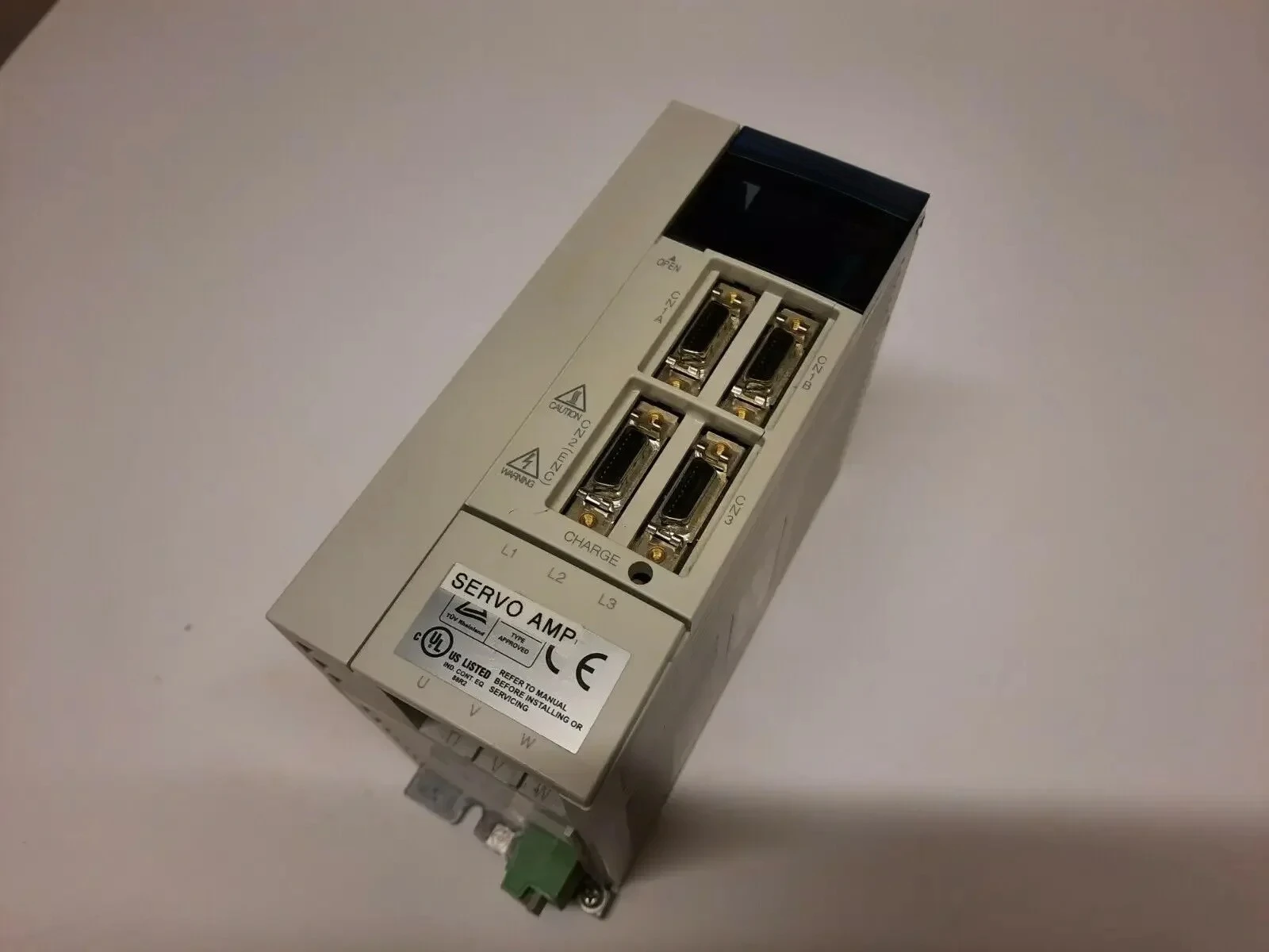 Оптовая цена, оригинальные швейные машины с электродвигателем MR-J2S-60A, контроллер серводвигателя
Оптовая цена, оригинальные швейные машины с электродвигателем MR-J2S-60A, контроллер серводвигателя