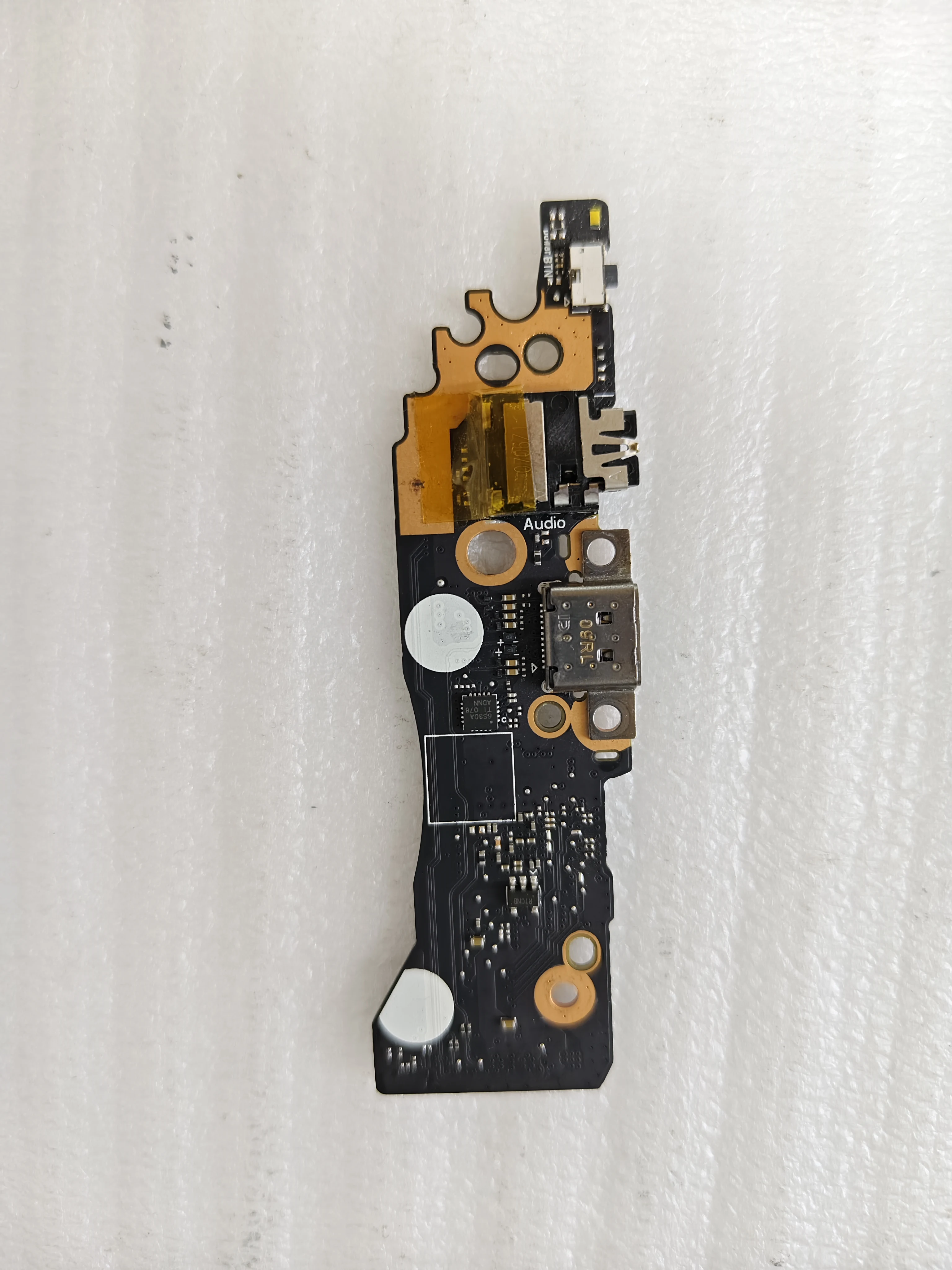 Б/у плата кнопки питания и аудио TYPE-C 5C50S25119 для Lenovo IdeaPad Yoga Slim 7-13ITL05 NB2608_UB_V4_PCB, высокое качество
Б/у плата кнопки питания и аудио TYPE-C 5C50S25119 для Lenovo IdeaPad Yoga Slim 7-13ITL05 NB2608_UB_V4_PCB, высокое качество