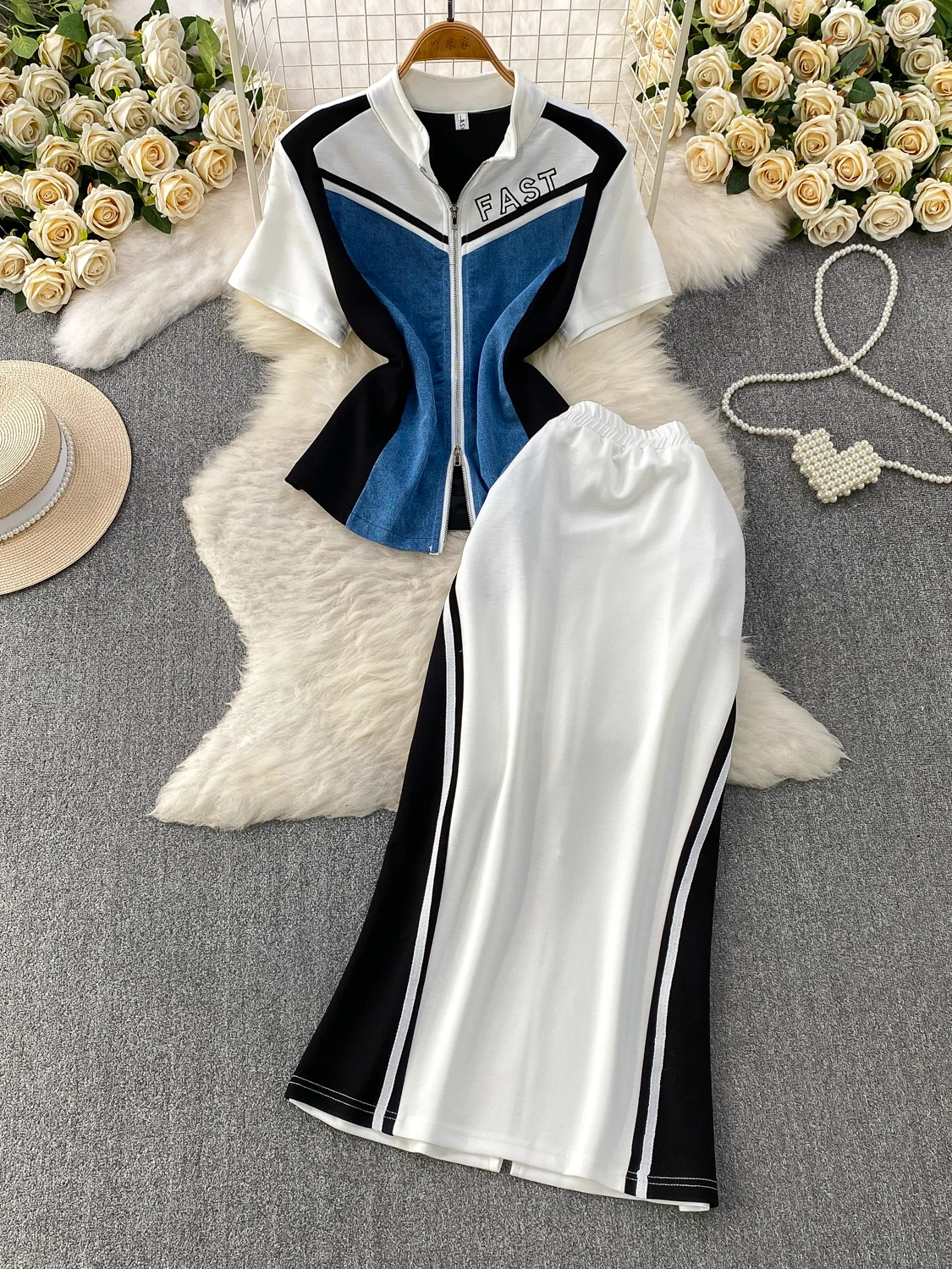 Fashionable Zipper Collar Denim Patchwork Jacket And Skirt Set Women's Casual Style Two-Piece Suit High Waist Design
Fashionable Zipper Collar Denim Patchwork Jacket And Skirt Set Women's Casual Style Two-Piece Suit High Waist Design