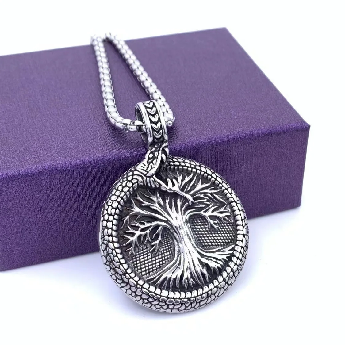 NEW Nordic Yggdrasil Viking Tree of Life Pendant Necklace Stainless Steel Vintage Ouroboros Necklace Men Amulet Jewelry
NEW Nordic Yggdrasil Viking Tree of Life Pendant Necklace Stainless Steel Vintage Ouroboros Necklace Men Amulet Jewelry