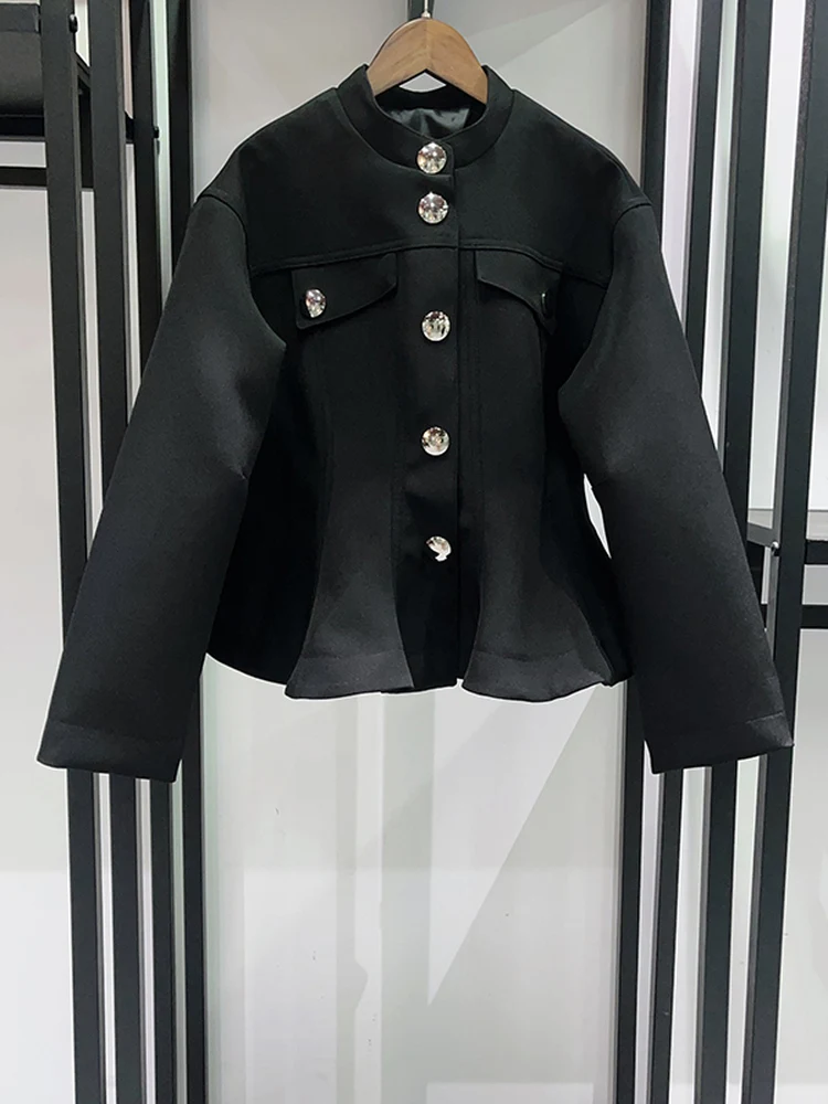 Spring 2026 Pure Color Metal Bright round Buckle Fish Tail Hem round Neck Jacket Shorts Set Women's Fashion Spring Outfit
Spring 2026 Pure Color Metal Bright round Buckle Fish Tail Hem round Neck Jacket Shorts Set Women's Fashion Spring Outfit
