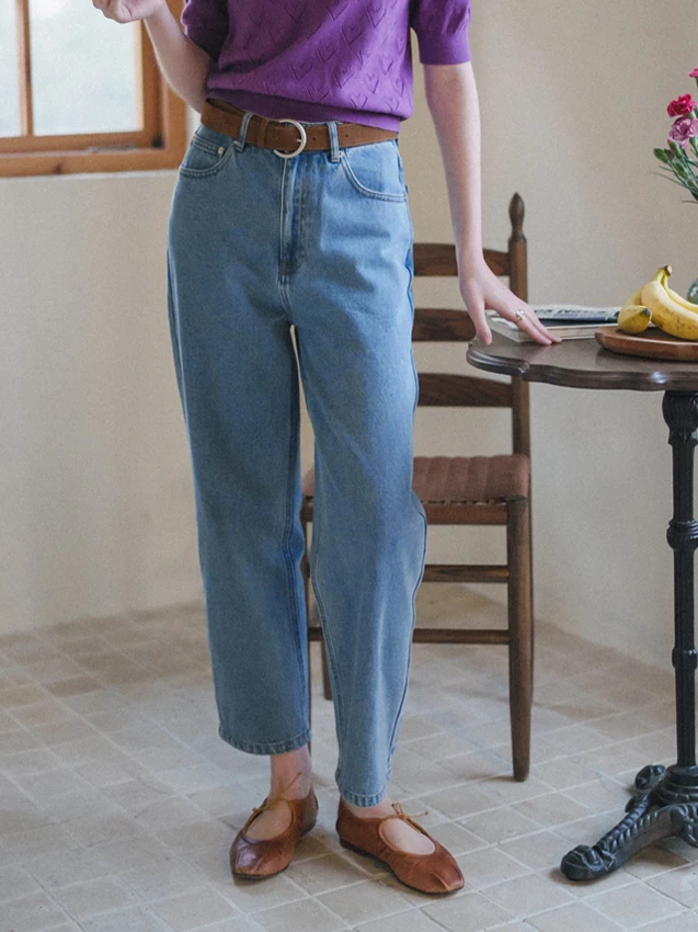 Classic Retro Blue Jeans High Waist Slimming Versatile Cone Shape Chic Style Long Pants Pure Cotton Denim High Waist Jeans
Classic Retro Blue Jeans High Waist Slimming Versatile Cone Shape Chic Style Long Pants Pure Cotton Denim High Waist Jeans