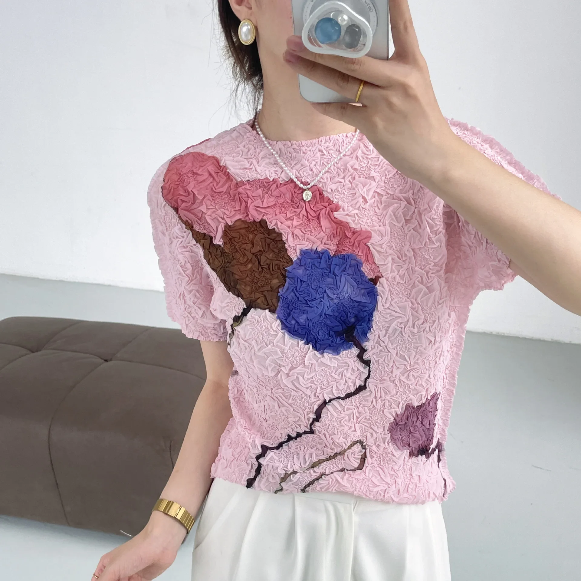 Miyake Pleated Top for Women 2025 Summer New Design Oil Painting Print Comfortable Casual Fashion Versatile T-shirt for Women
Miyake Pleated Top for Women 2025 Summer New Design Oil Painting Print Comfortable Casual Fashion Versatile T-shirt for Women