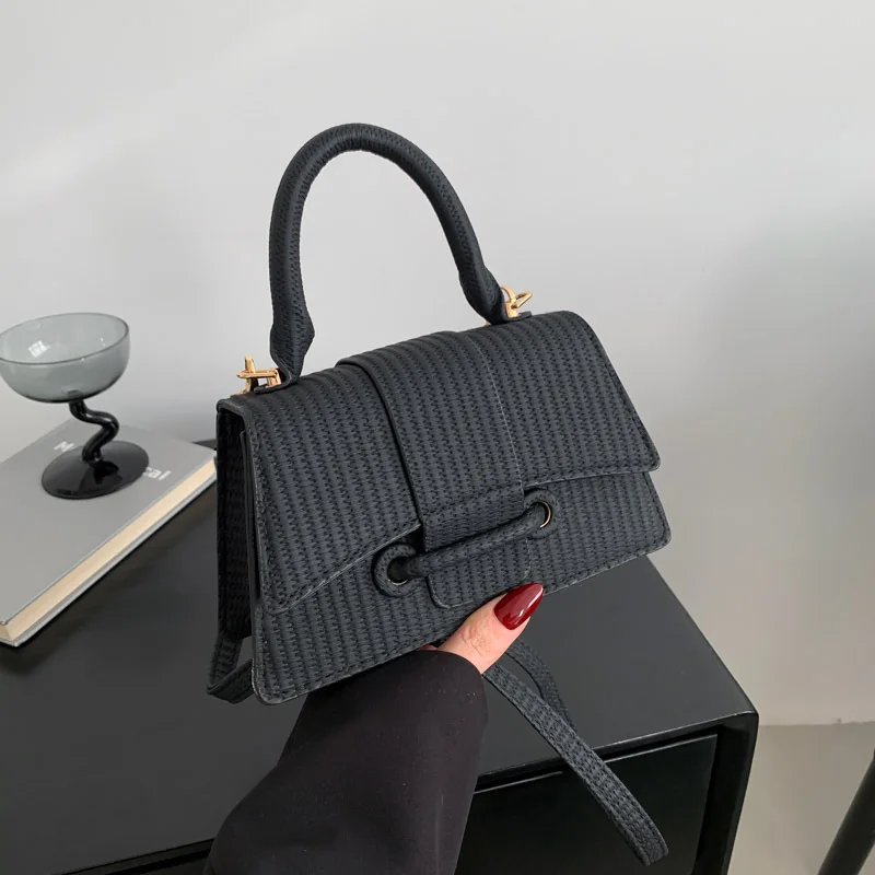 French Tide Leisure Simple Crossbody Bag Western Handbag New Simple Fashion Luxury Shoulder Bag Small Square Female Shoulder Bag
French Tide Leisure Simple Crossbody Bag Western Handbag New Simple Fashion Luxury Shoulder Bag Small Square Female Shoulder Bag