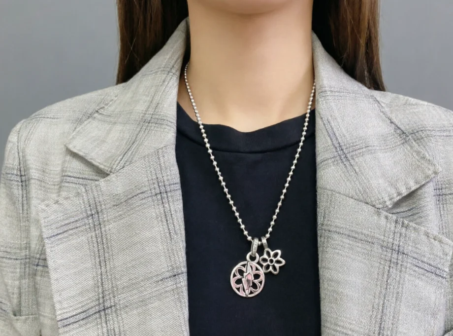 Pure silver trendy jewelry, lightning cherry blossom pendant, personalized men's and women's necklace, hanging ornament, round p
Pure silver trendy jewelry, lightning cherry blossom pendant, personalized men's and women's necklace, hanging ornament, round p