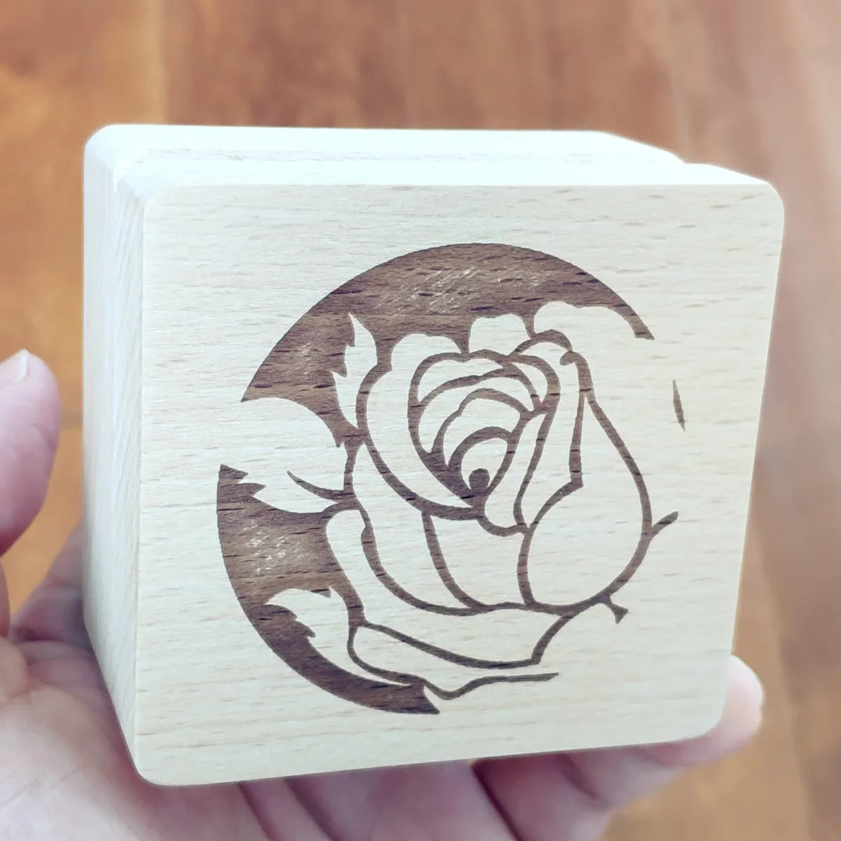 Музыкальная шкатулка для фотографий Rose Love Wood Wind Up, индивидуальные подарки, день рождения, годовщина свадьбы
Музыкальная шкатулка для фотографий Rose Love Wood Wind Up, индивидуальные подарки, день рождения, годовщина свадьбы