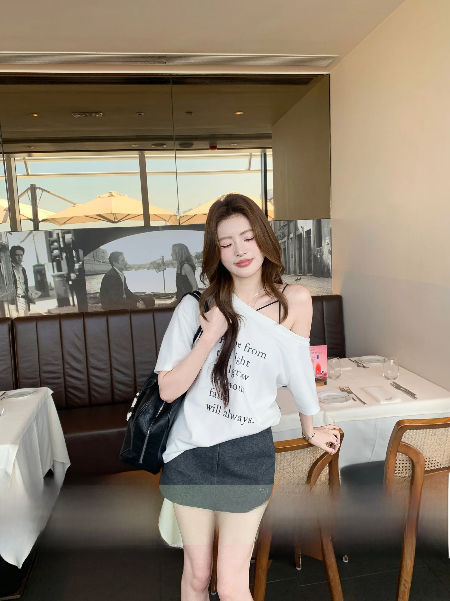 White Letter Print ort Sve T-irt Women's Early Spring Korean Sle oulder Exposure Design Loose Top Aviva on Earth
White Letter Print ort Sve T-irt Women's Early Spring Korean Sle oulder Exposure Design Loose Top Aviva on Earth