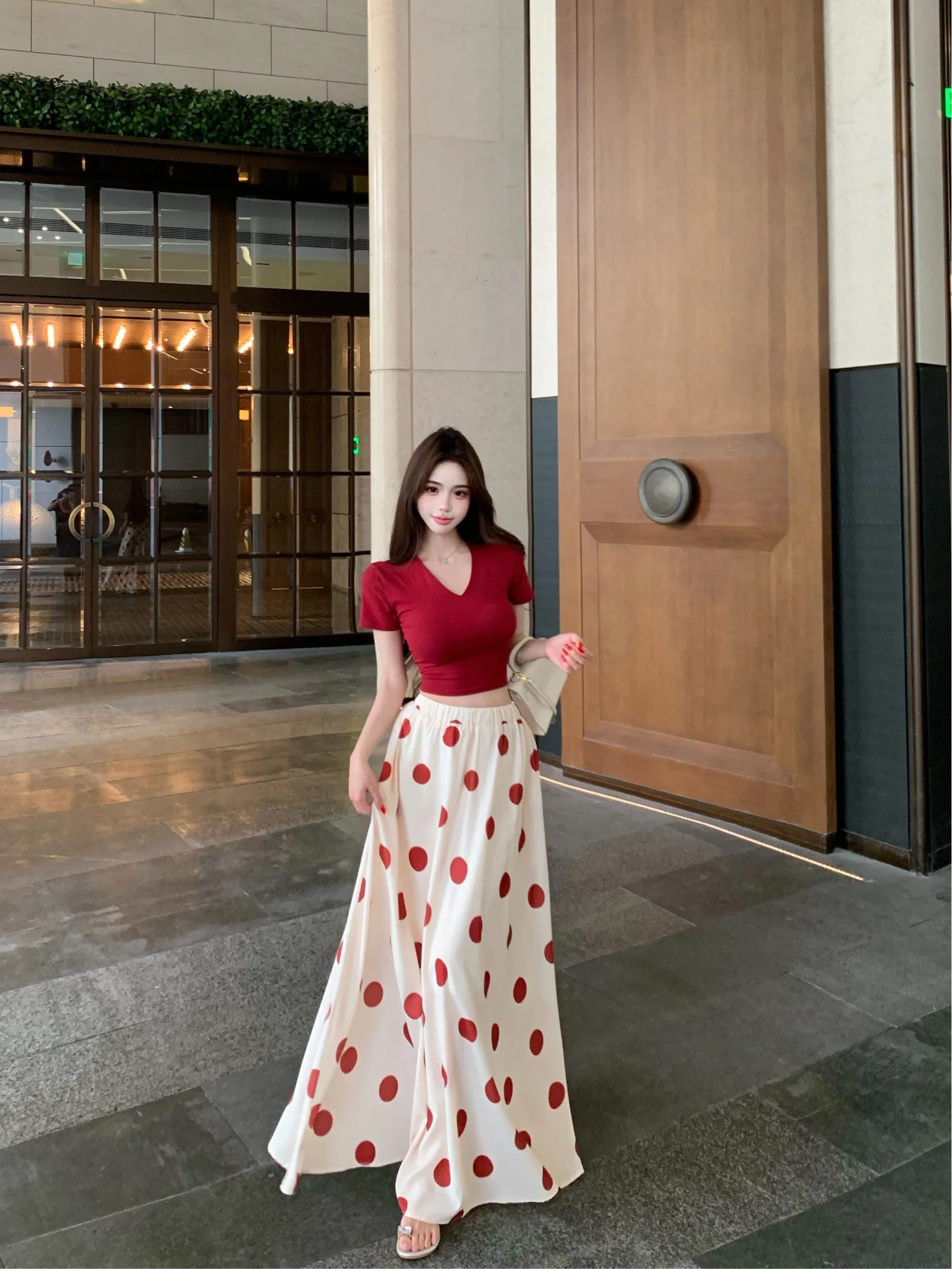 Korean Style Soft Fashion Set Women's Spring 2026 New Short Sleeve V-neck Top Polka Dot Half-length Skirt Two-piece Set
Korean Style Soft Fashion Set Women's Spring 2026 New Short Sleeve V-neck Top Polka Dot Half-length Skirt Two-piece Set