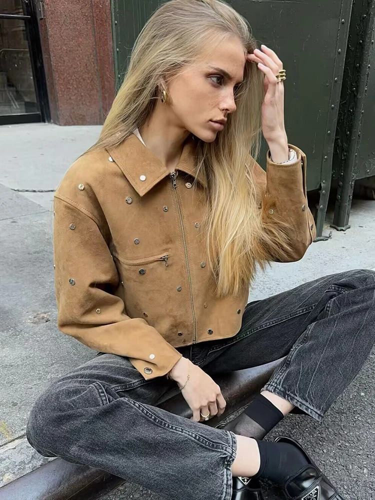 Vintage Women Elegant Rivet Jackets 2025 Fashion Ladies Smart Suede Jackets for Cool Female Casual Outfits Girls Clothes Chic
Vintage Women Elegant Rivet Jackets 2025 Fashion Ladies Smart Suede Jackets for Cool Female Casual Outfits Girls Clothes Chic