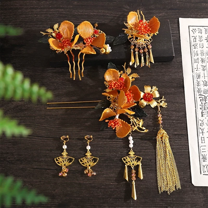 Набор аксессуаров для волос в китайском стиле Сюхэ: металлическая заколка с цветами и кисточками, классическая заколка-буфли для волос в стиле Ханьфу для женщин
Набор аксессуаров для волос в китайском стиле Сюхэ: металлическая заколка с цветами и кисточками, классическая заколка-буфли для волос в стиле Ханьфу для женщин