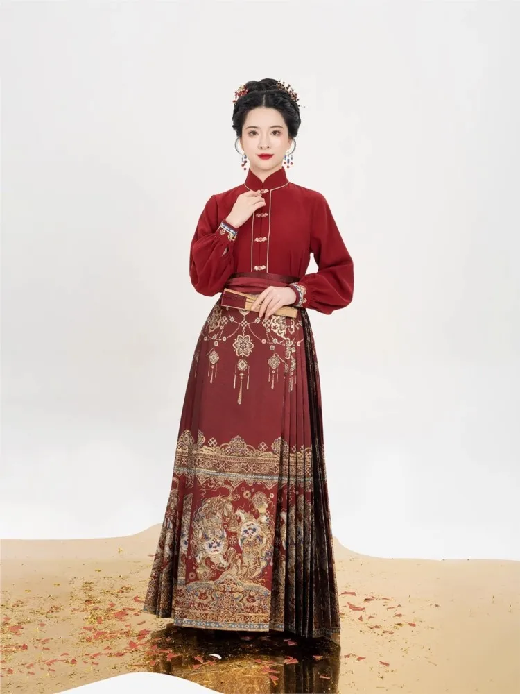 Красное платье Hanfu, рубашка с защитным воротником-стойкой, свадебная тост
Красное платье Hanfu, рубашка с защитным воротником-стойкой, свадебная тост