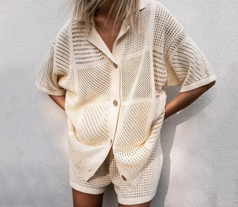 2025 Summer New V-neck Hollow out Casual Short Sleeved Shirt and Shorts Two-piece Set
2025 Summer New V-neck Hollow out Casual Short Sleeved Shirt and Shorts Two-piece Set