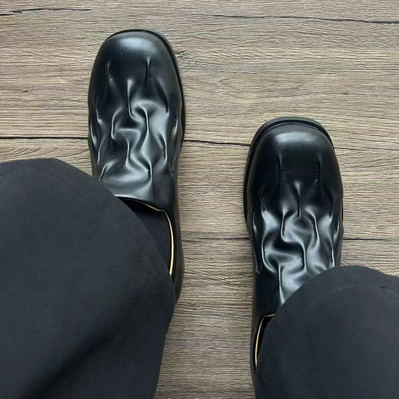 Casual Slip-On Shoes Men's Women's Commuter Trendy Folded Leather Business Formal Shoes Comfortable Breathable Leather
Casual Slip-On Shoes Men's Women's Commuter Trendy Folded Leather Business Formal Shoes Comfortable Breathable Leather