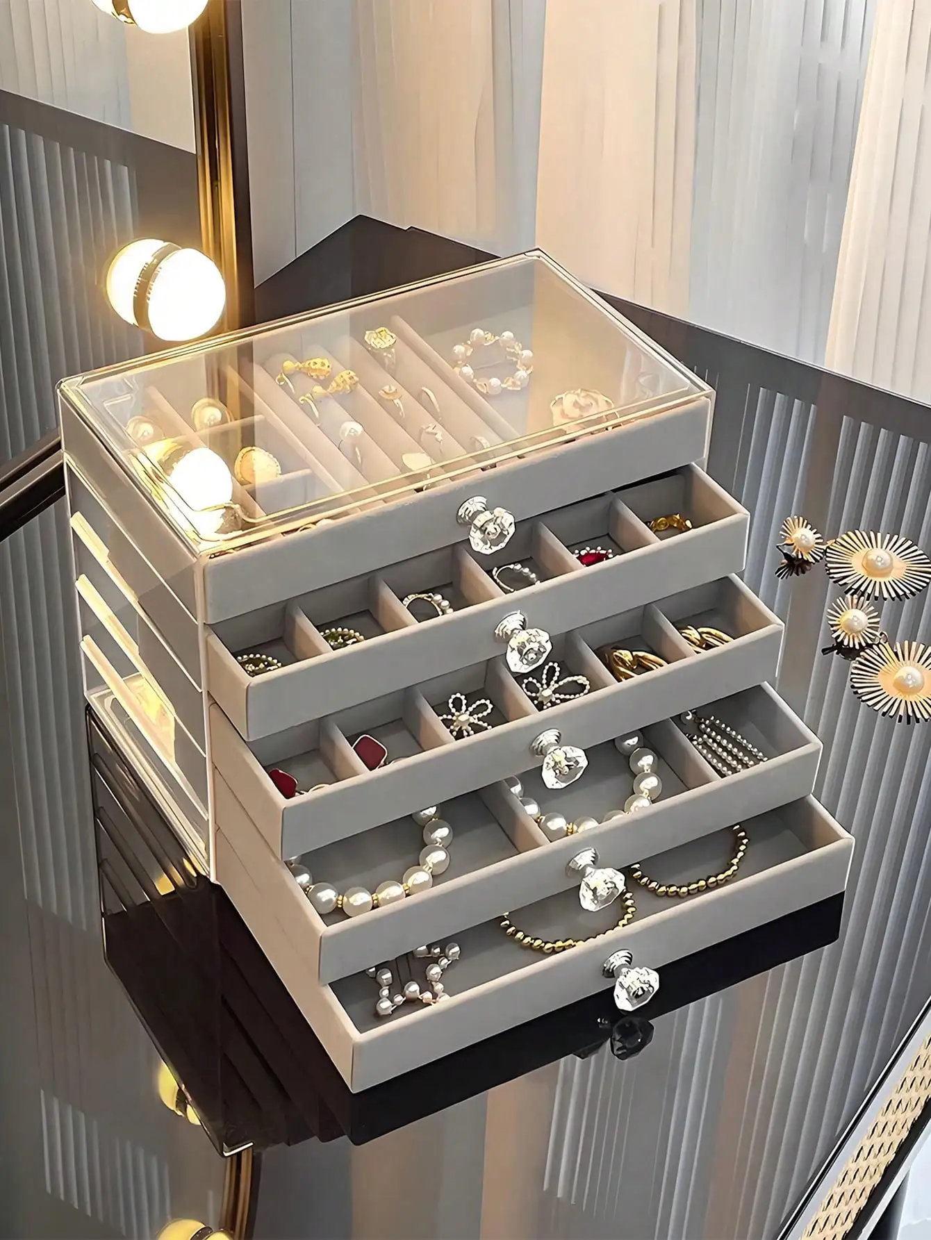 1pc, 7-Compartment 5-Layer Velvet Jewelry Box With Drawers, Jewelry Box For Rings, Earrings, 3-Layer Transparent Plastic And Velvet Drawer Jewelry Organizer
1pc, 7-Compartment 5-Layer Velvet Jewelry Box With Drawers, Jewelry Box For Rings, Earrings, 3-Layer Transparent Plastic And Velvet Drawer Jewelry Organizer