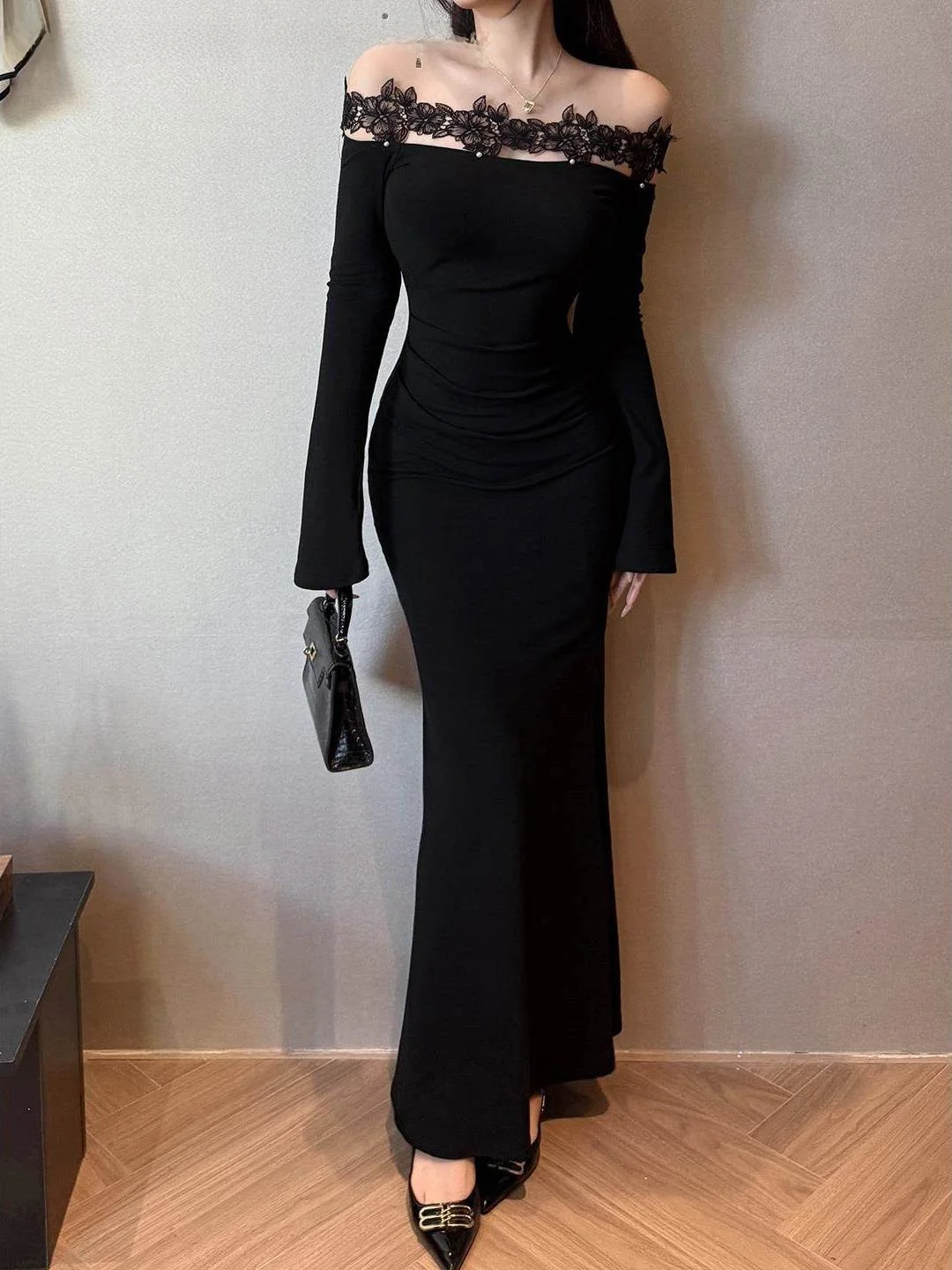 Black Lace Long Sleeve One Shoulder Skirt with 3D Edging Women's Stylish Wrap around Skirt Casual X Shape Silhouette Dress
Black Lace Long Sleeve One Shoulder Skirt with 3D Edging Women's Stylish Wrap around Skirt Casual X Shape Silhouette Dress