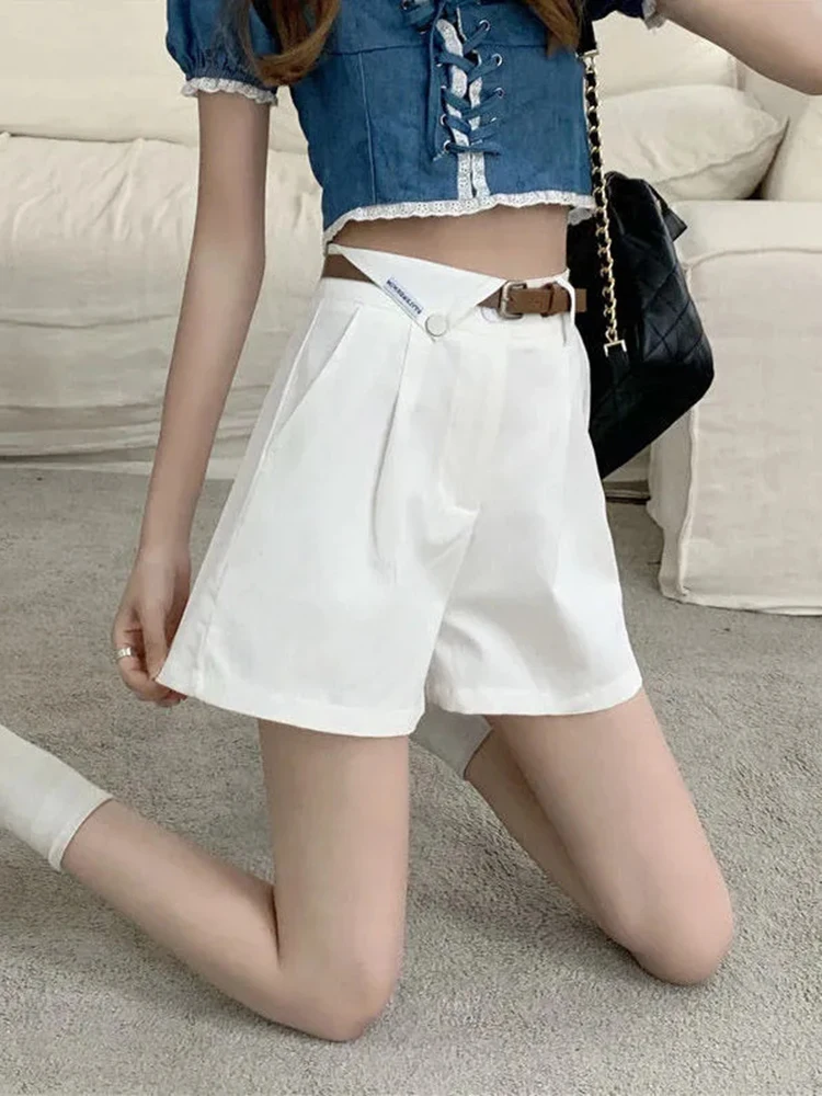 Korean Casual Belt Cargo Shorts Women Streetwear Vintage High Waist Design Shorts Summer Solid Female All Match Wide Leg Shorts
Korean Casual Belt Cargo Shorts Women Streetwear Vintage High Waist Design Shorts Summer Solid Female All Match Wide Leg Shorts