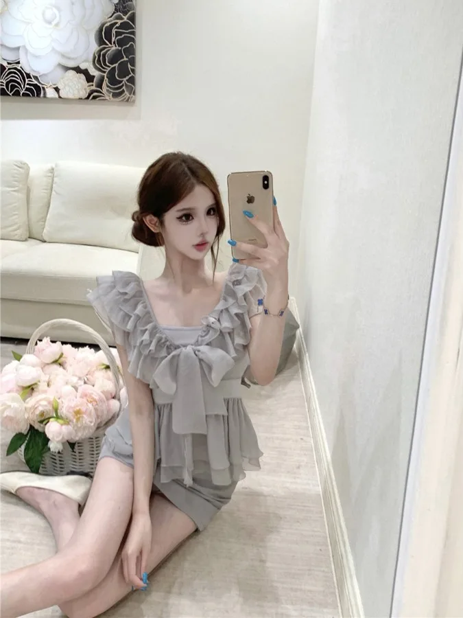 Summer New Vintage Sexy Gentle Top with Sling Waist Slimming Bodycon Skirt Pants Fashion Set Women's Half-length Skirt
Summer New Vintage Sexy Gentle Top with Sling Waist Slimming Bodycon Skirt Pants Fashion Set Women's Half-length Skirt