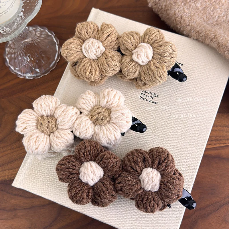 Banana Clip Vintage Wool Flower Chunky Voluminous for High Ponytail Back Head Women Fall Winter Elegant Versatile Daily
Banana Clip Vintage Wool Flower Chunky Voluminous for High Ponytail Back Head Women Fall Winter Elegant Versatile Daily