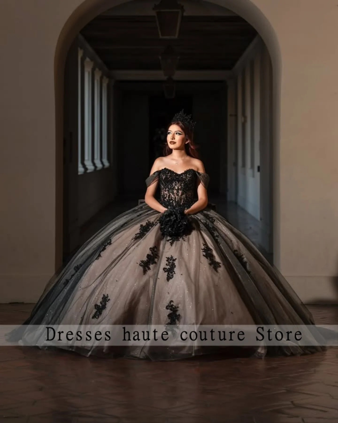 New Arrived Black Off The Shoulder Quinceanera Dress 2025 With Lace Appliques Elegant Ball Gown Bow Sweet 16 Dress Customized
New Arrived Black Off The Shoulder Quinceanera Dress 2025 With Lace Appliques Elegant Ball Gown Bow Sweet 16 Dress Customized