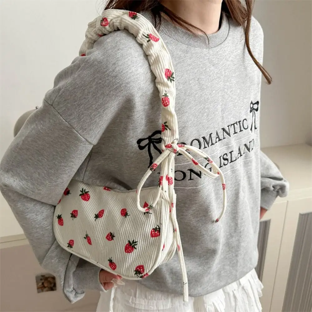 Korean Style Strawberry Printing Shoulder Bag Large Capacity Underarm Bag Strawberry Tote Bag Sweet Corduroy Handbag
Korean Style Strawberry Printing Shoulder Bag Large Capacity Underarm Bag Strawberry Tote Bag Sweet Corduroy Handbag