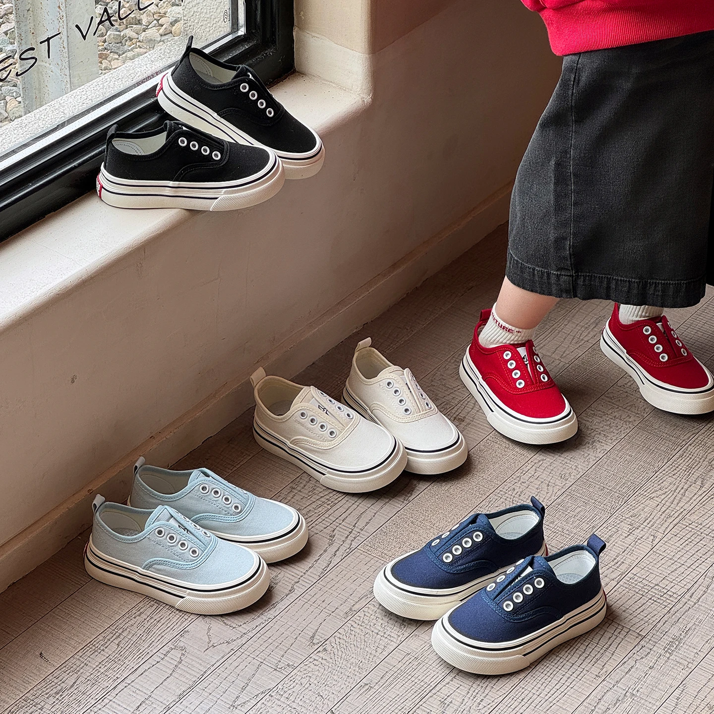 Boys Girls Casual Shoes Fashion Running Shoes Solid Color Children's Canvas Shoes Outdoor Sneakers Student Cloth Shoes
Boys Girls Casual Shoes Fashion Running Shoes Solid Color Children's Canvas Shoes Outdoor Sneakers Student Cloth Shoes