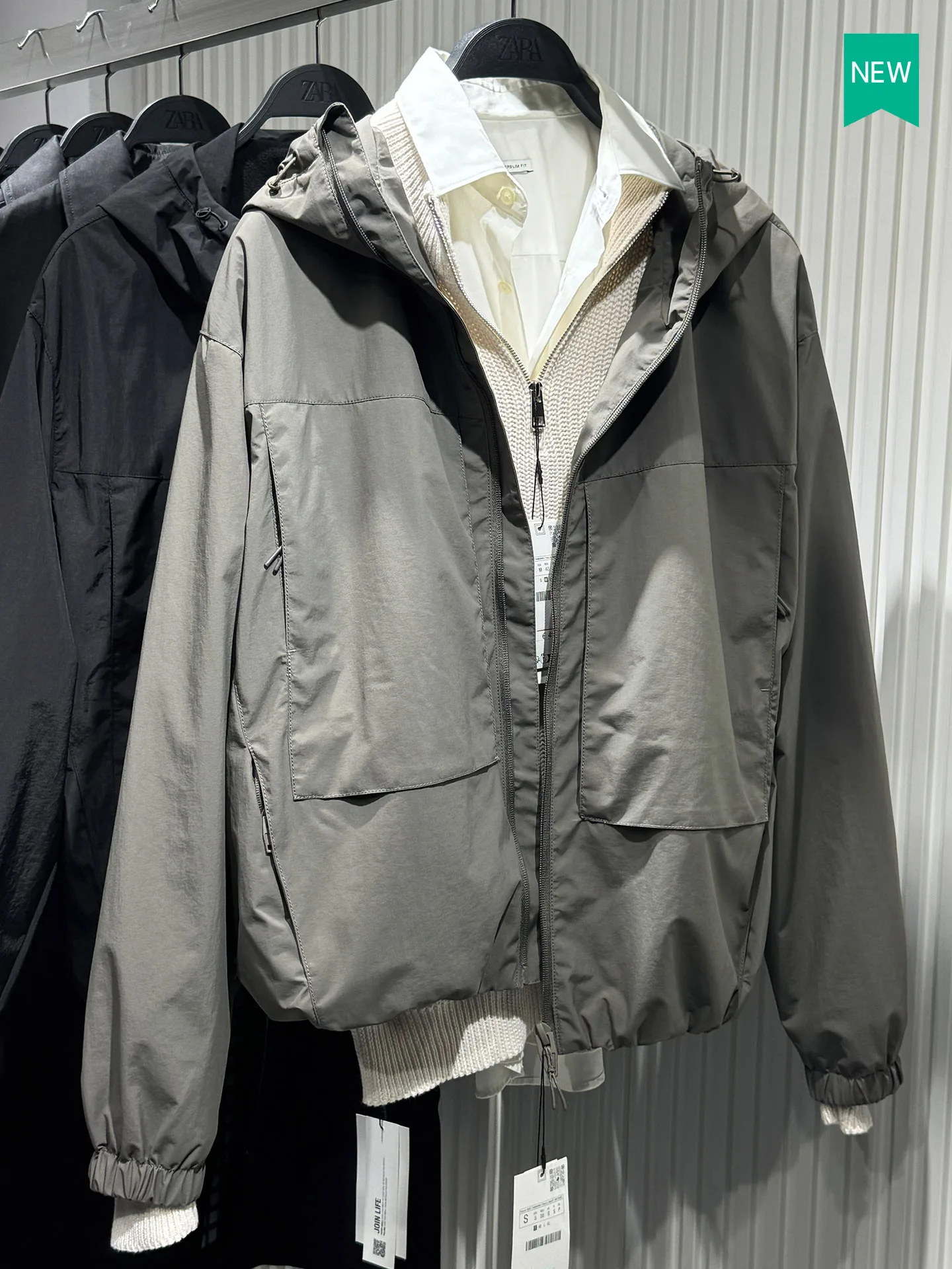 Warm Tech Fabric Jacket New Autumn Winter Men's Clothing Patchwork Fleece Outerwear Casual Style Hooded Zipper Closure Coat
Warm Tech Fabric Jacket New Autumn Winter Men's Clothing Patchwork Fleece Outerwear Casual Style Hooded Zipper Closure Coat