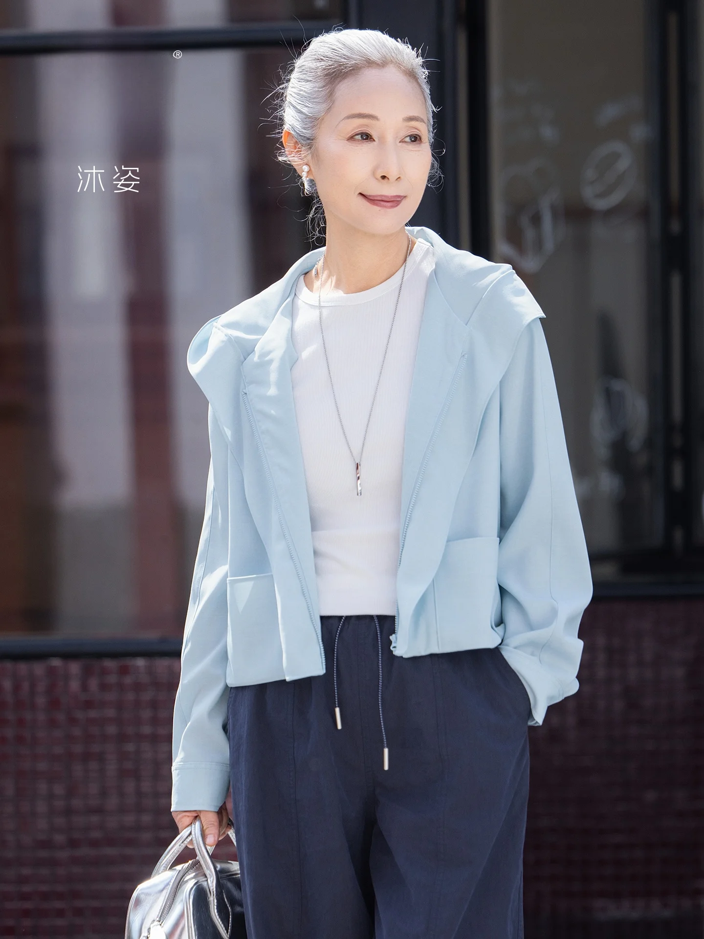 Muzhi Casual Long Sleeve Windbreaker Lightweight Jacket for Middle-Aged Women Spring Fashion Outerwear Comfortable Polyester
Muzhi Casual Long Sleeve Windbreaker Lightweight Jacket for Middle-Aged Women Spring Fashion Outerwear Comfortable Polyester