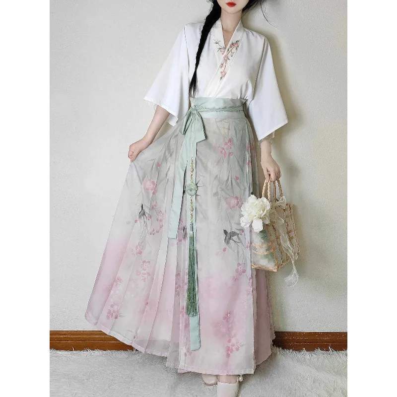 Hanfu women's Ming printing and dyeing new Chinese style horse dress daily summer thin
Hanfu women's Ming printing and dyeing new Chinese style horse dress daily summer thin