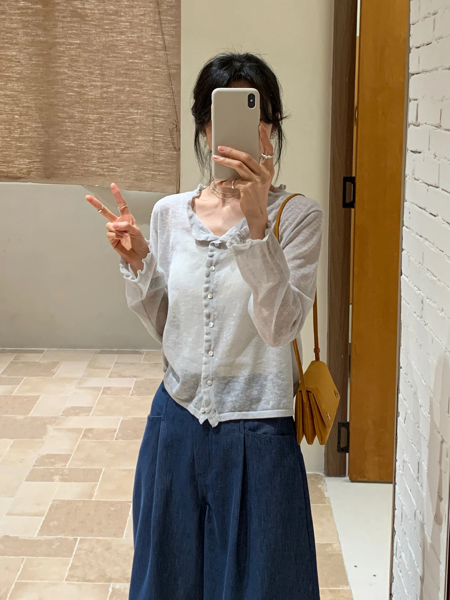Korean Style Knitted Long Sleeve Thin Cardigan Women's Fashion Wood Grain Spring Summer New Arrival Ladies Sweater
Korean Style Knitted Long Sleeve Thin Cardigan Women's Fashion Wood Grain Spring Summer New Arrival Ladies Sweater