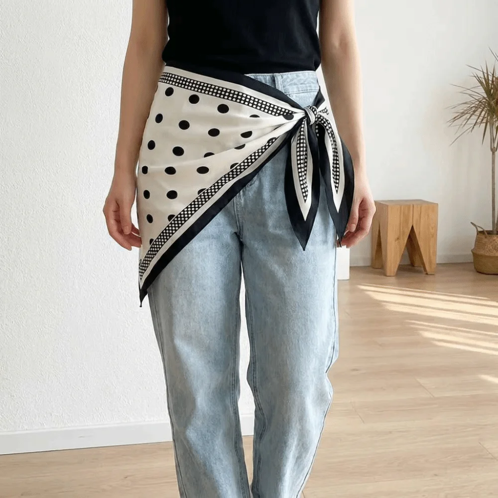 Vintage Printed Polka Dot Triangle Scarf Thin Versatile Imitation Silk Scarf Bandana Polyester Waist Tying Scarf Spring Summer
Vintage Printed Polka Dot Triangle Scarf Thin Versatile Imitation Silk Scarf Bandana Polyester Waist Tying Scarf Spring Summer