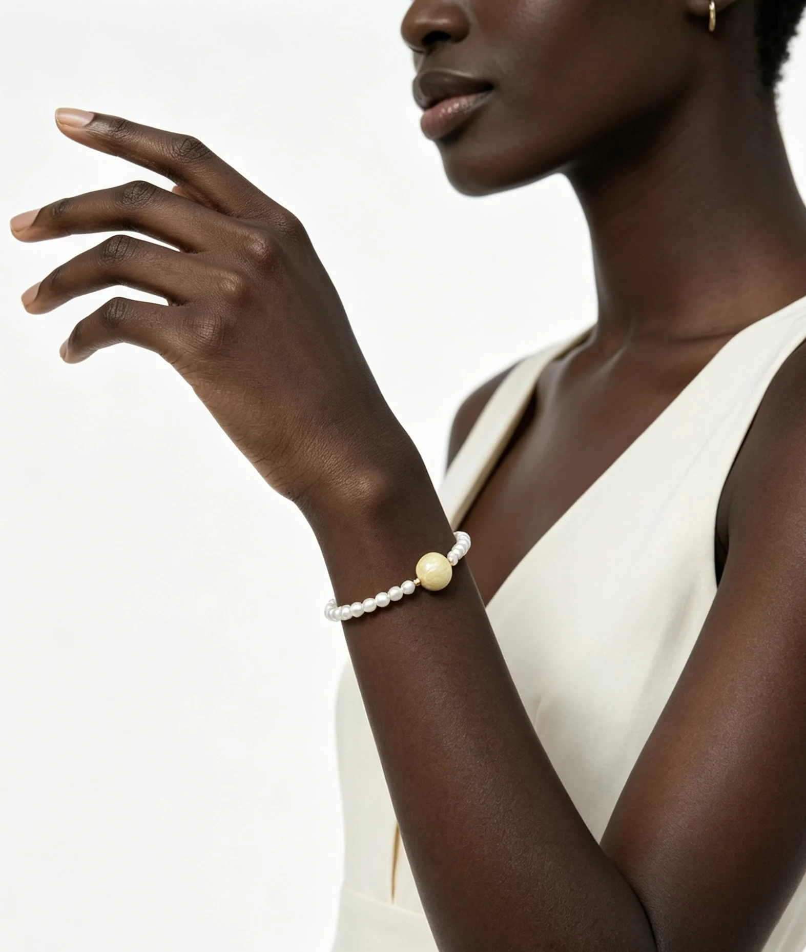 Chic Simple Pearl Bracelet Versatile for Stacking & Layering
Chic Simple Pearl Bracelet Versatile for Stacking & Layering