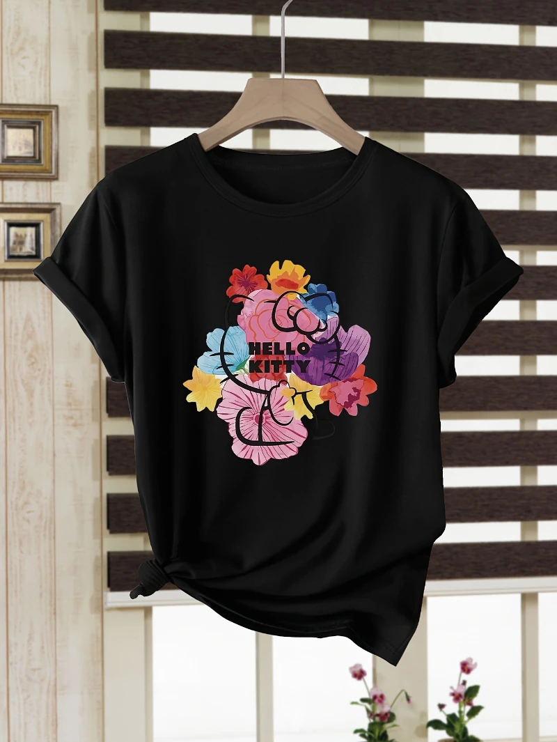 Женская футболка Hello Sanrio с короткими рукавами и цветочным принтом — мягкая повседневная футболка с круглым вырезом, красочный Hello с ярким дизайном
Женская футболка Hello Sanrio с короткими рукавами и цветочным принтом — мягкая повседневная футболка с круглым вырезом, красочный Hello с ярким дизайном