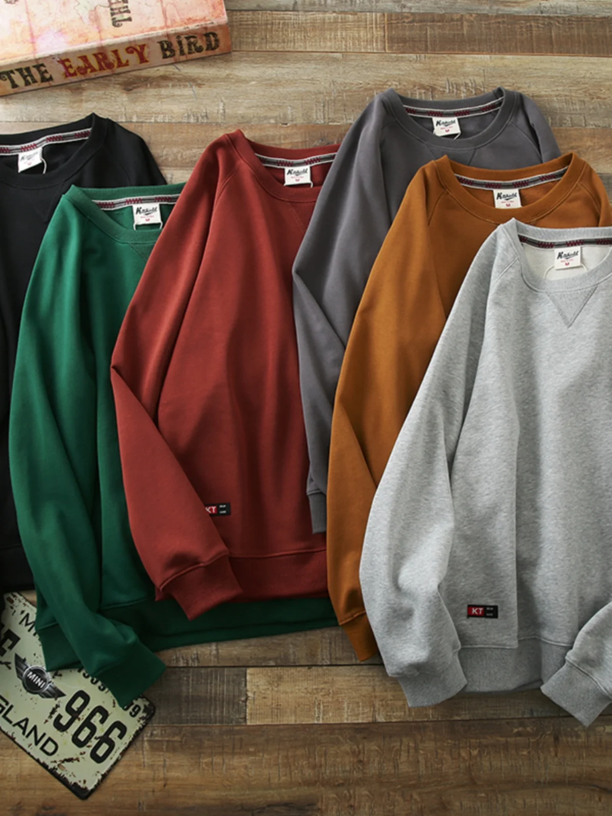 High-Grammage Fleece Sweatshirt Men's Casual round Neck Overhead Shirt Shoulder Insertion Color Autumn Fashion Streetwear
High-Grammage Fleece Sweatshirt Men's Casual round Neck Overhead Shirt Shoulder Insertion Color Autumn Fashion Streetwear