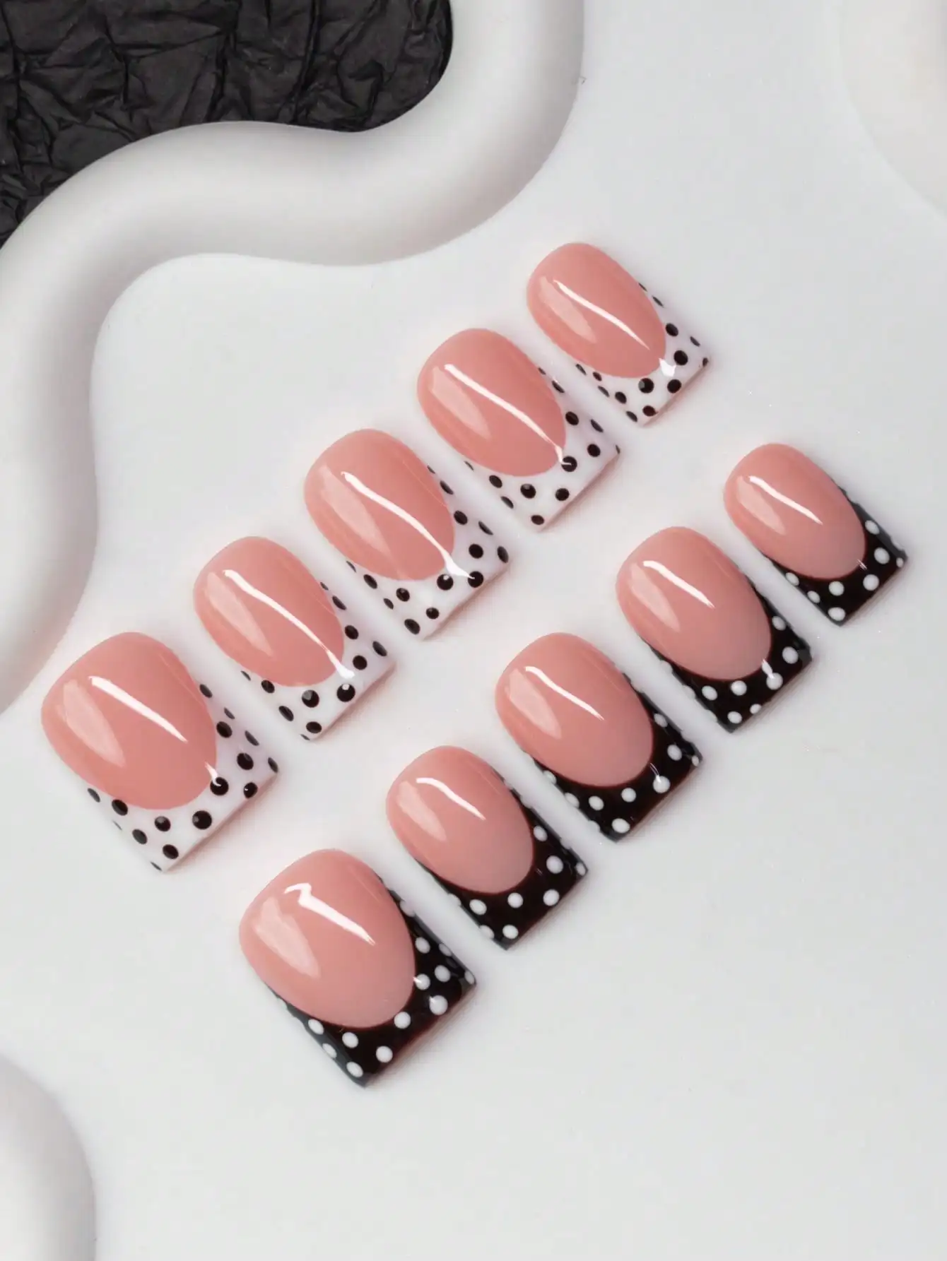 10pcs/Set Handmade Square Nail Tips, Y2K Baddie Style, Nude, White, Black Color With French Tips & Polka Dot Design, Suitable Fo
10pcs/Set Handmade Square Nail Tips, Y2K Baddie Style, Nude, White, Black Color With French Tips & Polka Dot Design, Suitable Fo