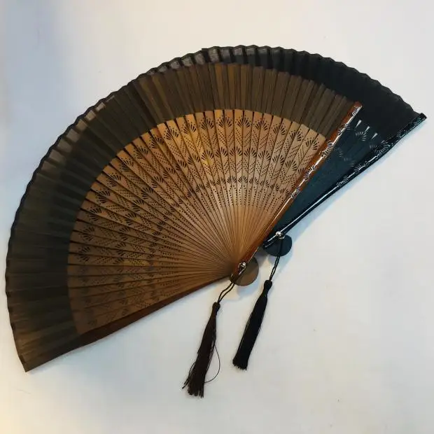 6.5 inch enlarged plain black and blue coffee lace carved bamboo fan, Japanese-style Japanese-style portable fan, men's and wome
6.5 inch enlarged plain black and blue coffee lace carved bamboo fan, Japanese-style Japanese-style portable fan, men's and wome