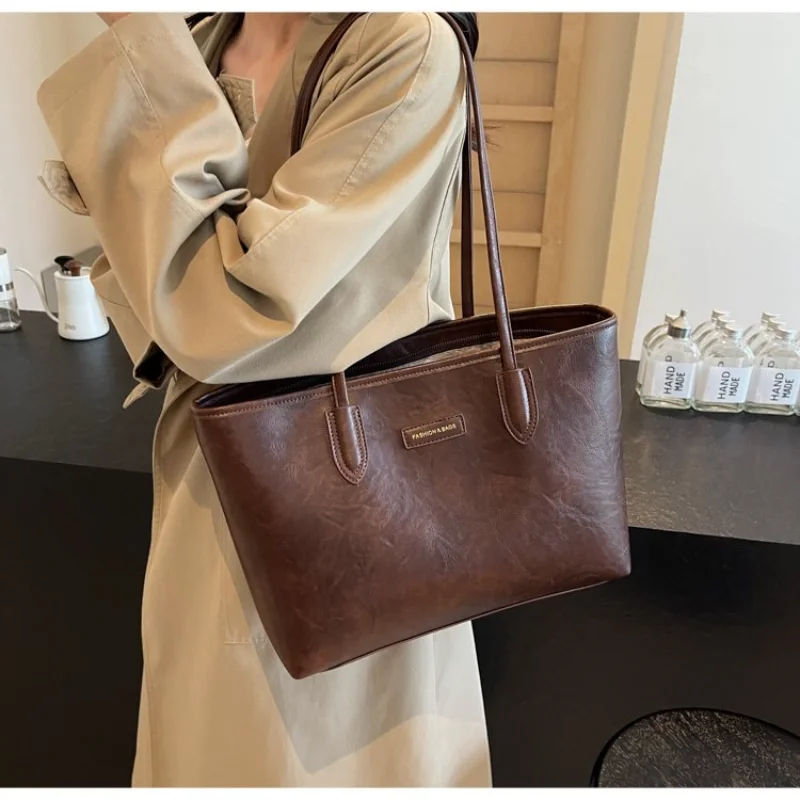 Women's Vintage Faux Leather Large Tote Bag, Spacious for Daily Office, Streetwear, Weekend Travel, Shopping & Errands Hand Bag
Women's Vintage Faux Leather Large Tote Bag, Spacious for Daily Office, Streetwear, Weekend Travel, Shopping & Errands Hand Bag