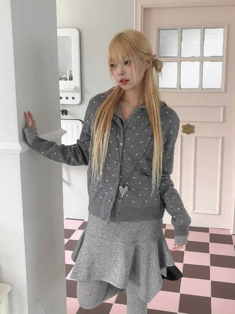 ay Polka Dot Knitted Cardigan Women's Small Size Autumn 2025 New Korean Sle Chic Long Sve Top Loose Fit Splicing
ay Polka Dot Knitted Cardigan Women's Small Size Autumn 2025 New Korean Sle Chic Long Sve Top Loose Fit Splicing