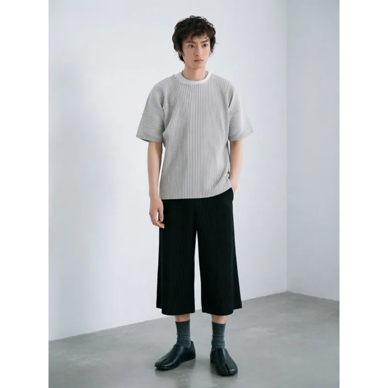 Miyake Pleated Seven-Point Wide-Leg Pants Set 2026 Summer New Men's Loose Slim Short-Sleeve T-Shirt+Straight Pants 2-Piece Set
Miyake Pleated Seven-Point Wide-Leg Pants Set 2026 Summer New Men's Loose Slim Short-Sleeve T-Shirt+Straight Pants 2-Piece Set
