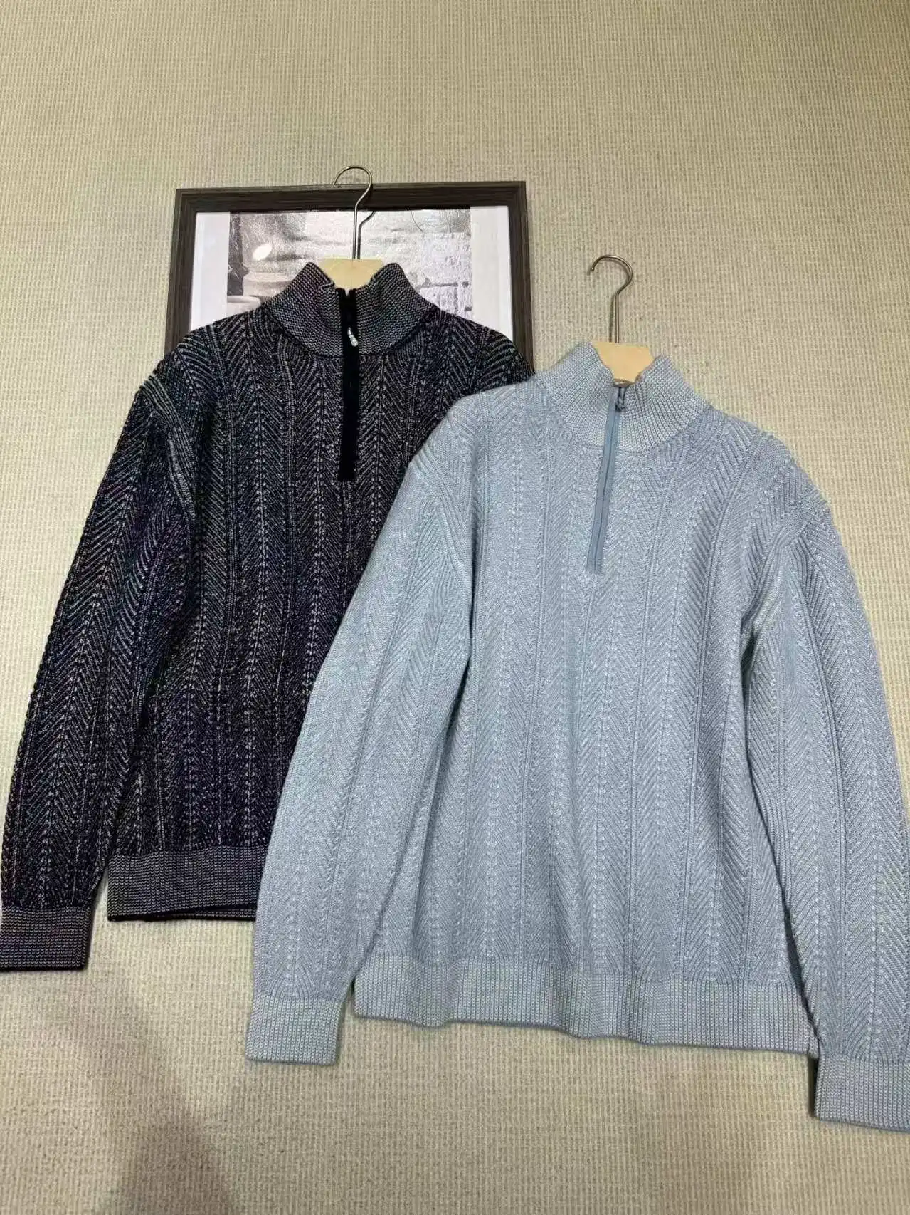 2025 New High-end Herringbone Style Men's Cashmere Sweater with Vertical Collar Thickened Casual Long-sleeved Sweater
2025 New High-end Herringbone Style Men's Cashmere Sweater with Vertical Collar Thickened Casual Long-sleeved Sweater