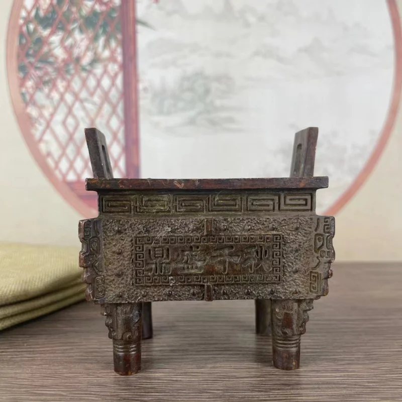Copper , square , brass tripod, a timeless masterpiece. incense burner, decoration for home and shop opening
Copper , square , brass tripod, a timeless masterpiece. incense burner, decoration for home and shop opening