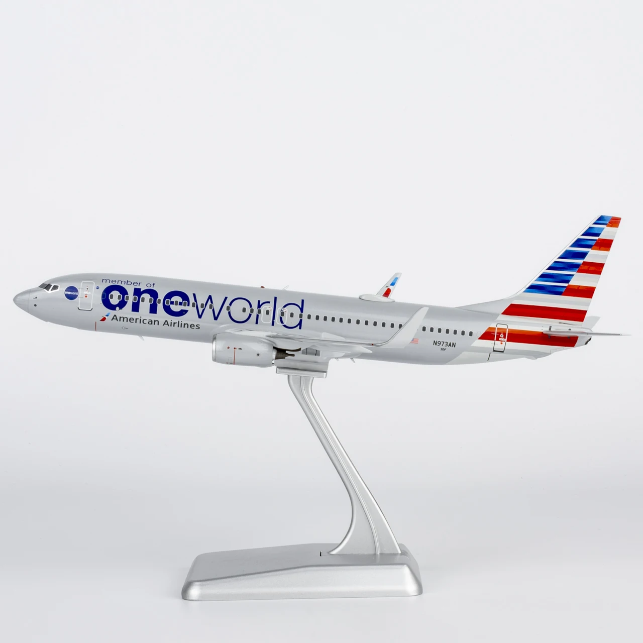 Коллекционный самолет из сплава, подарок, модель NG 1:200, американский авиакомпания «Oneworld», Boeing B737-700, литая под давлением модель самолета N973AN
Коллекционный самолет из сплава, подарок, модель NG 1:200, американский авиакомпания «Oneworld», Boeing B737-700, литая под давлением модель самолета N973AN