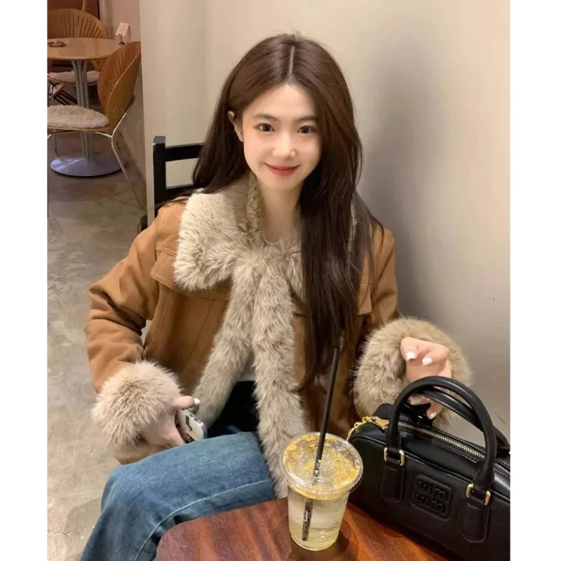 Miiiix Korean Fashion Brown Fur Collar Denim Jacket Women's Autumn and Winter Thickened Short Fur Jacket Top Female Clothing
Miiiix Korean Fashion Brown Fur Collar Denim Jacket Women's Autumn and Winter Thickened Short Fur Jacket Top Female Clothing