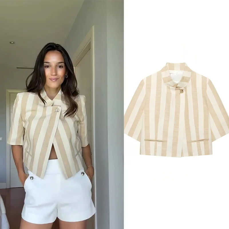 2026 New Women's Suit Shirt Striped Stand Collar Short Top – Casual Fashion for Office Wear
2026 New Women's Suit Shirt Striped Stand Collar Short Top – Casual Fashion for Office Wear
