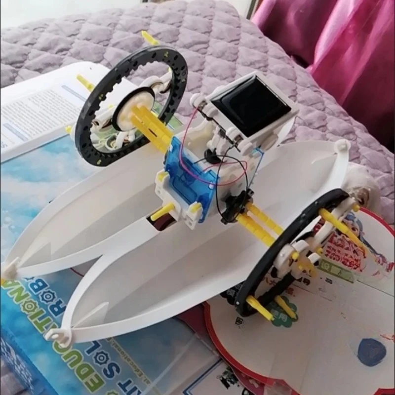 Solar Robot Education Set: 13 Transformable Modes. The Perfect Gift for Aspiring Engineers to Explore Science & Technology
Solar Robot Education Set: 13 Transformable Modes. The Perfect Gift for Aspiring Engineers to Explore Science & Technology