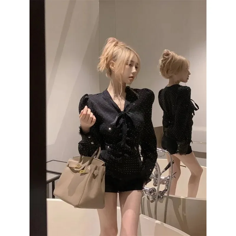 Горячая кружевная рубашка с длинными рукавами и бриллиантами для женщин, осенняя женская рубашка во французском стиле, топ
Горячая кружевная рубашка с длинными рукавами и бриллиантами для женщин, осенняя женская рубашка во французском стиле, топ