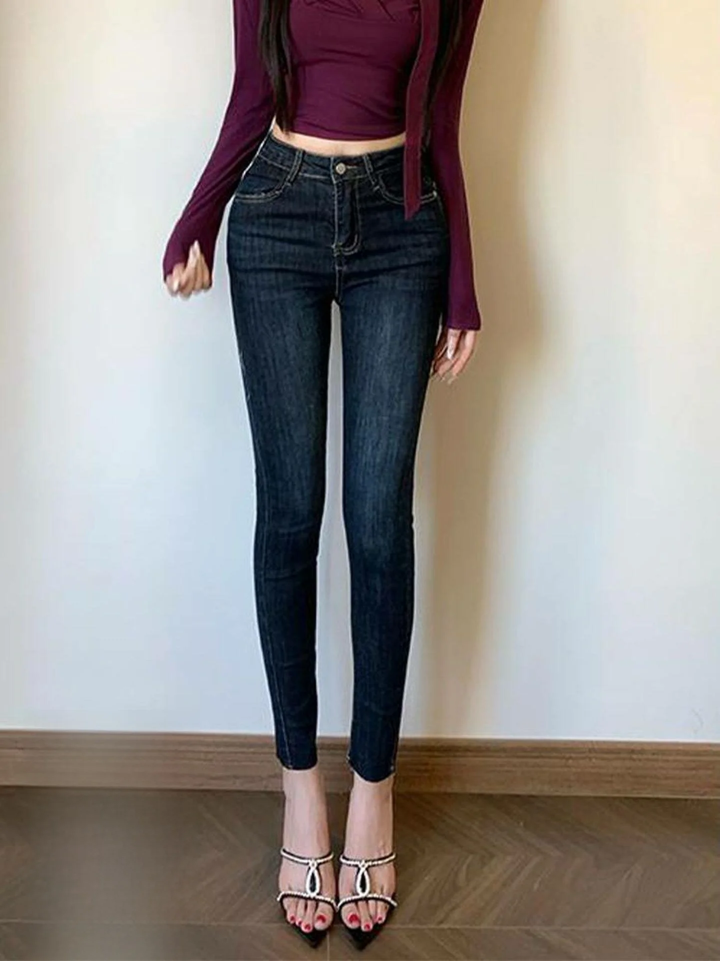 Sexy Slim Fit Nine-Tenths Denim Jeans Women's Thin Style Low Waist High Elasticity Straight Leg Jeans for Young Ladies
Sexy Slim Fit Nine-Tenths Denim Jeans Women's Thin Style Low Waist High Elasticity Straight Leg Jeans for Young Ladies