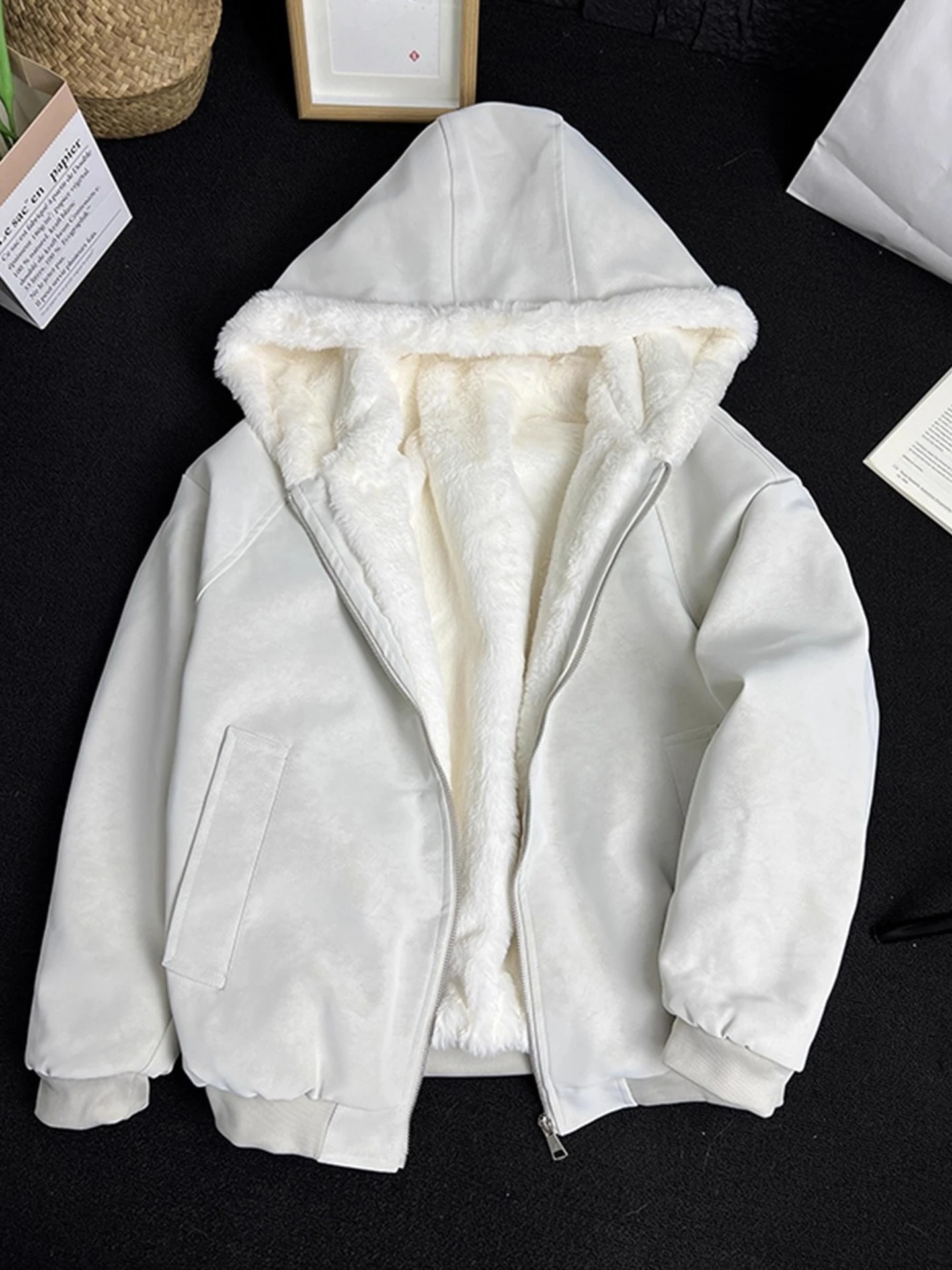 Мужская зимняя куртка American Sle с капюшоном, утепленная, из искусственной кожи и меха кролика, модная брендовая куртка с флисовой подкладкой и капюшоном
Мужская зимняя куртка American Sle с капюшоном, утепленная, из искусственной кожи и меха кролика, модная брендовая куртка с флисовой подкладкой и капюшоном