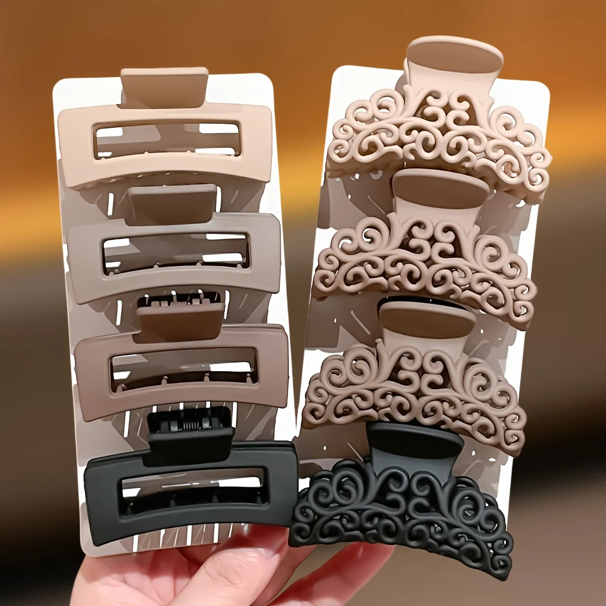8Pcs Women's Square Patterned Shark Clips, Women's Hair Accessories, Medium-Sized Hair Clips in Coffee Color and Black, Vintage Simple Style, Suitable for Daily Wear, Holiday Wear, and Beach Vacations
8Pcs Women's Square Patterned Shark Clips, Women's Hair Accessories, Medium-Sized Hair Clips in Coffee Color and Black, Vintage Simple Style, Suitable for Daily Wear, Holiday Wear, and Beach Vacations