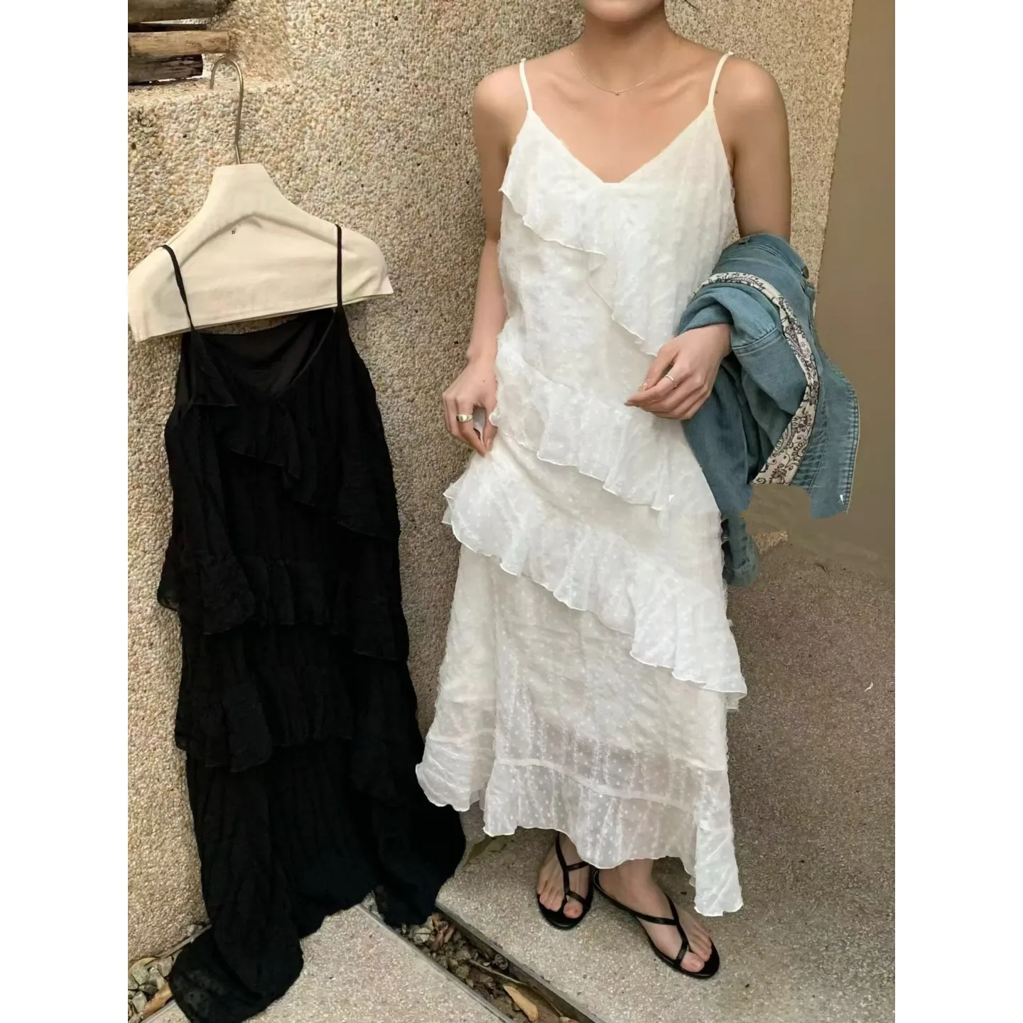 2026 Summer New Korean Style Chic Fashionable Ethereal Lace Trim Decoration Texture Strap Dress Ladies Casual Loose Fit V Neck
2026 Summer New Korean Style Chic Fashionable Ethereal Lace Trim Decoration Texture Strap Dress Ladies Casual Loose Fit V Neck